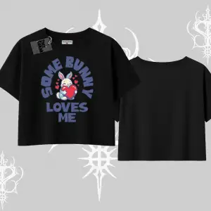 Oversize Crop Tshirt Sevimli Tavşan Some Bunny Loves Me Baskılı