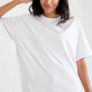 Oversize Fit Pamuklu Kısa Kollu Basic Tişört
