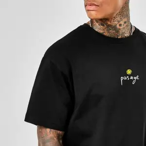 Oversize Nirvana Type Baskılı Siyah Tshirt NRAGE206