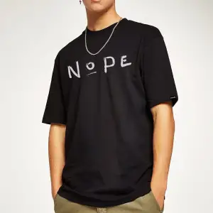 Oversize Nope Baskılı Siyah Tshirt NRAGE117