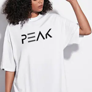 Oversize Peak Baskılı Beyaz Tshirt NRAGE132