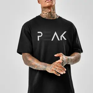 Oversize Peak Baskılı Siyah Tshirt NRAGE131