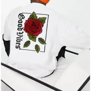 Oversize Rose Unisex Beyaz T-shirt