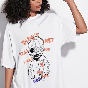 Oversize Savage Baskılı Beyaz Tshirt NRAGE198