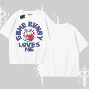 Oversize Tshirt Sevimli Tavşan Some Bunny Loves Me Baskılı