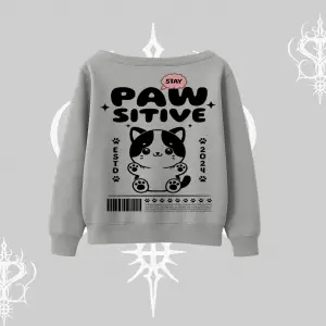Paw Sitive Kedi Arka Baskılı Kayık Yaka Sweatshirt