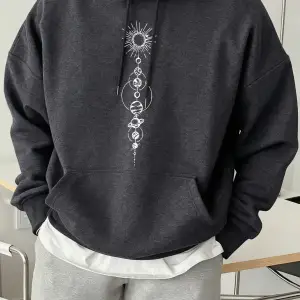 Planet Basitleştirilmiş Diyagram Baskılı Erkek Polar Kapüşonlu Cepli Rahat Sokak Giysisi Soka