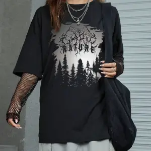 ROMWE Ağaç Desenli Düşük Omuz Tişört