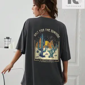 ROMWE Anime Karikatür Grafik Damla Omuz Tişört