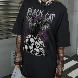 ROMWE Goth Kafatası ve Kedi Baskılı Damla Omuz Tişört