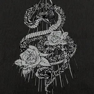 ROMWE Goth Yılan Grafikli Büyük Boy Tişört