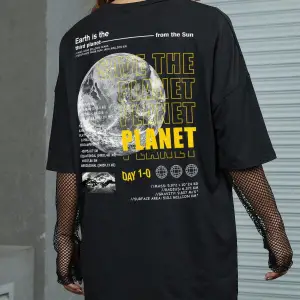 ROMWE Street Life Sloganlı Grafik Düşük Omuz Tişörtü