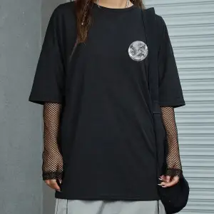 ROMWE Street Life Sloganlı Grafik Düşük Omuz Tişörtü