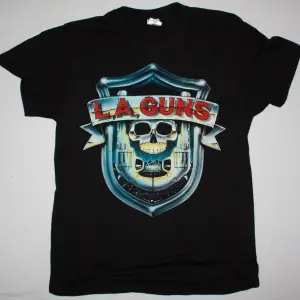 SAXON THE EAGLE HAS LANDED 1982 NEW BLACK T SHIRT ÖN VE ARAKA BASKILI