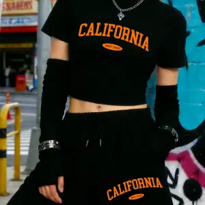 Seksi Kaliforniya Batı Yakası Baskılı Babby TeeTişört Şort Kadın Yazlık İki Parçalı Set Diz Boyu