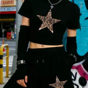 Seksi Leopar Yıldız Desenli Baskılı Babby TeeT-Shirt Şort Kadın İki Parçalı Set Diz Boyu Pantolon