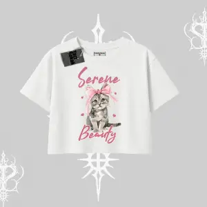 Serene Beauty Kedi Baskılı  Oversize Crop Tshirt