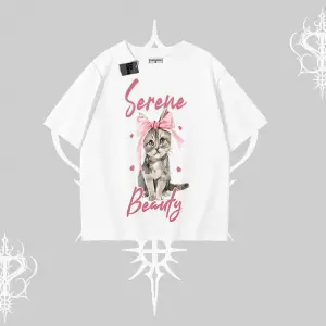 Serene Beauty Kedi Baskılı  Oversize Tshirt