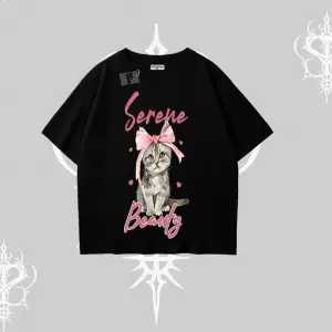 Serene Beauty Kedi Baskılı  Oversize Tshirt