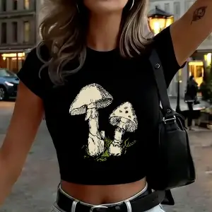 Sevimli Mantar Baskılar Kadın Kırpma T-Shirt Yaz Yumuşak Yüksek Elastik Üstler O-Boyun Kısa K