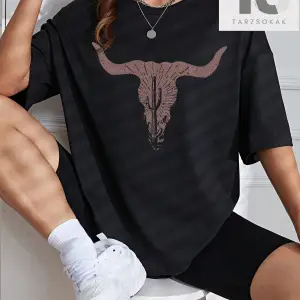 Sığır Kafası Baskılı Damla Omuz Tişört