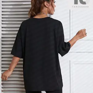 Sığır Kafası Baskılı Damla Omuz Tişört