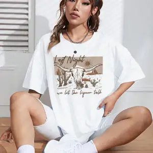 Sığır ve Slogan Grafikli Düşük Omuzlu Tişört