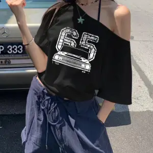 Siyah Kadın Düşük Omuz Kayık Yaka Antika 65 Baskılı