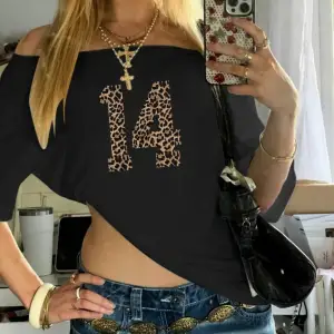Siyah Kadın Düşük Omuz Kayık Yaka Leopar 14 Baskılı