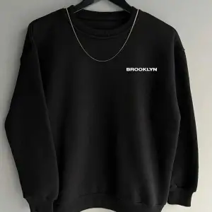 Siyah Oversize Brooklyn Baskılı Pamuklu Kapşonsuz 0 Yaka Unisex Sweatshirt