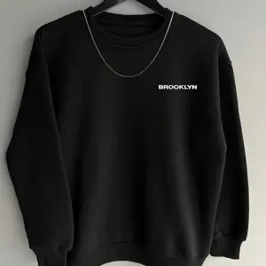 Siyah Oversize Brooklyn Baskılı Pamuklu Kapşonsuz 0 Yaka Unisex Sweatshirt