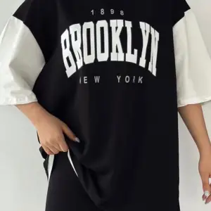 Siyah Oversize Çift Renk Brooklyn Baskılı Unisex Tshirtt