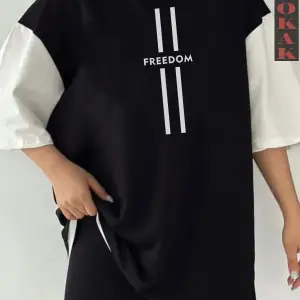 Siyah Oversize Çift Renk FREEDOM YAZI  Baskılı Unisex Tshirt