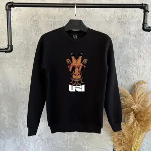 Siyah Oversize Zürafa Baskılı Kapşonsuz 0 Yaka Pamuklu Unisex Sweatshirt