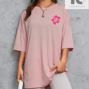 Slayr Dudak ve Slogan Grafikli Düşük Omuz Tişörtü