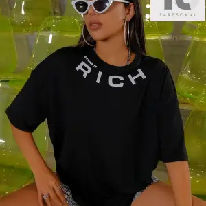 Slogan Grafikli Düşük Omuzlu Tişört