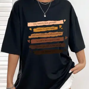 Slogan Grafikli Düşük Omuzlu Tişört