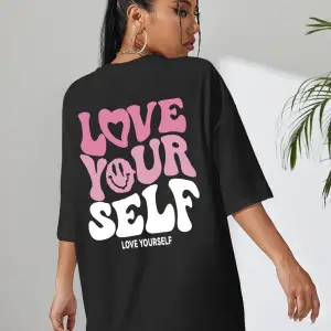 Slogan Grafikli Düşük Omuzlu Tişört