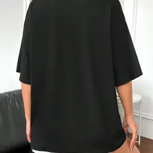 Slogan Grafikli Düşük Omuzlu Tişört