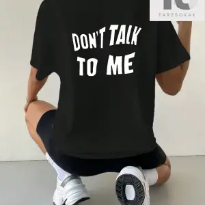 Slogan Grafikli Düşük Omuzlu Tişört