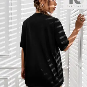 Sloganlı Grafik Düşük Omuz Tişört