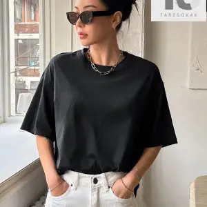 Sloganlı Grafik Düşük Omuz Tişört