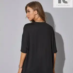 Sokak Görünümü ve Slogan Grafikli Düşük Omuzlu Oversize Tişört