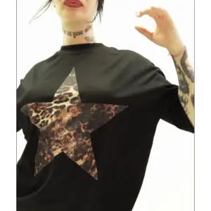 Starz Leopar Baskılı 24/1 Oversize Unisex Beyaz