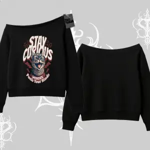 Stay Curious Kedi Baskılı Kayık Yaka Sweatshirt