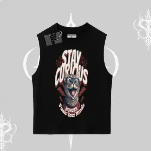 Stay Curious Kedi Baskılı Kolsuz Tshirt