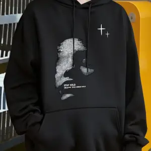 Stay Wild İçinizdeki Vahşi Canınızı Ortaya Çıkarın Baskılı 2025 Haberleri Erkek Kapüşonlu Cep