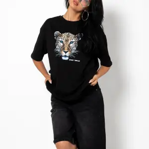 Stay Wild Leopar Siluet Baskılı Oversize Unisex Beyaz