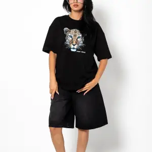 Stay Wild Leopar Siluet Baskılı Oversize Unisex Beyaz