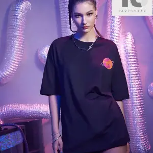 Street Life Letter Planet Grafik Büyük Boy Tişört